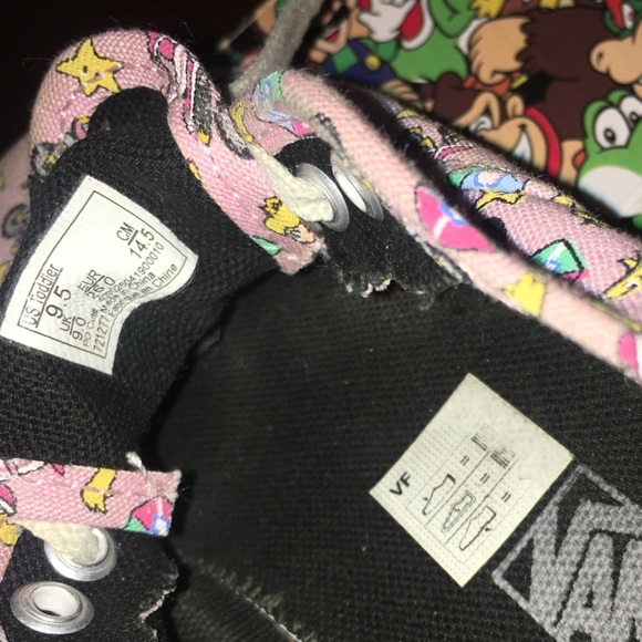 ToddlerGirl Authentic Nintendo Princess Peach Vans - Picture 5 of 6